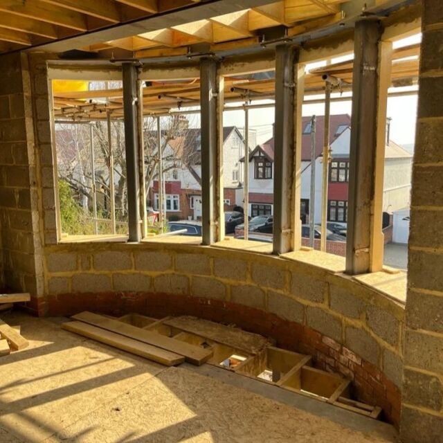 End of the week for most but not quite yet for this new build in Borehamwood, nearly complete!

Combination of bespoke steels requirements with familiar frames.

#structuralengineering #construction #engineering #new #friday